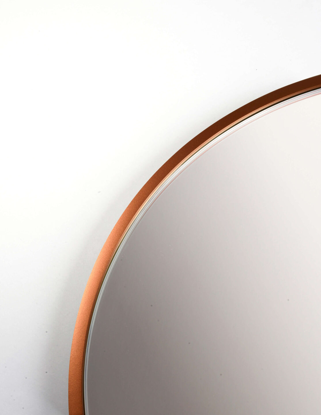 Lustro w ramie w kolorze miedzi Copper - detal ramy