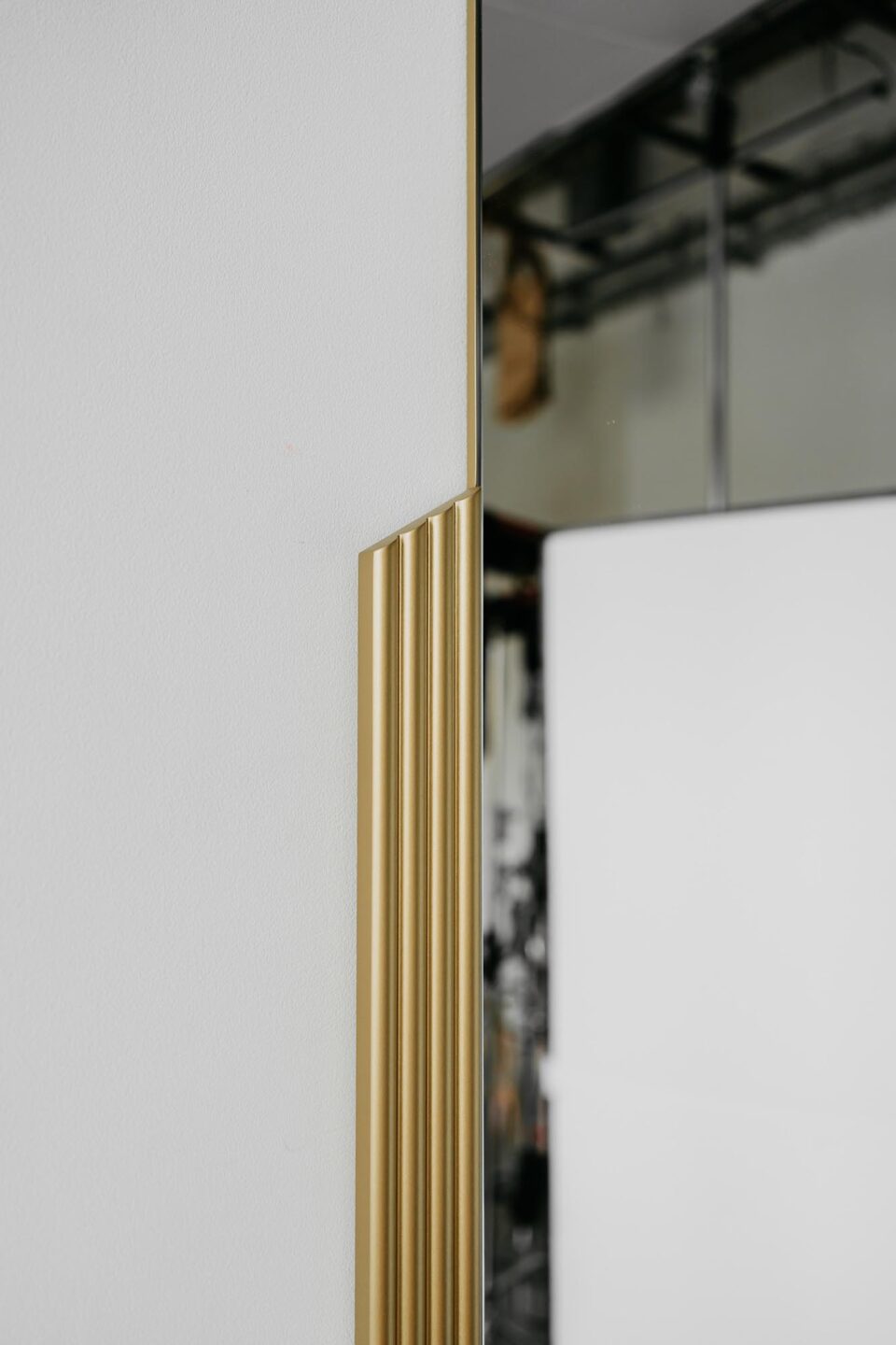 Fragment złotej ramy z mdf GROOVIE BIG GOLD